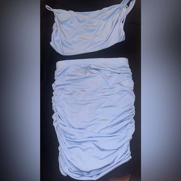 Fashion nova club set baby blue , crossed back, mini skirt - Picture 4 of 6